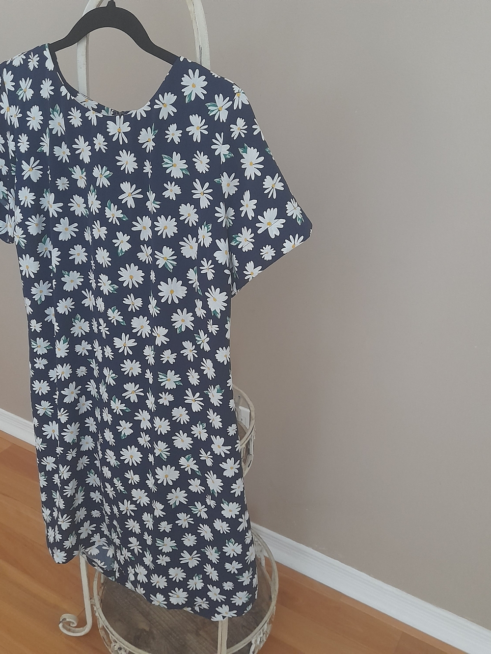 Old Navy Navy Daisy Midi Dress - Picture 4 of 11